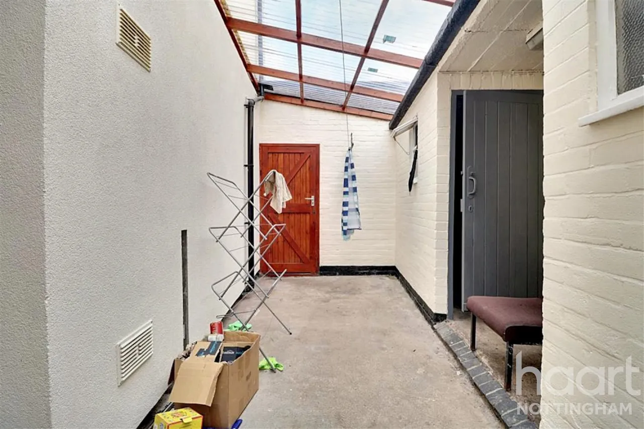 Brooksby Lane, Clifton, NG11, photo 6