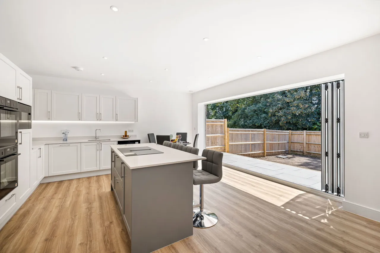 Town Wood Close, Lindfield, RH16, photo 4