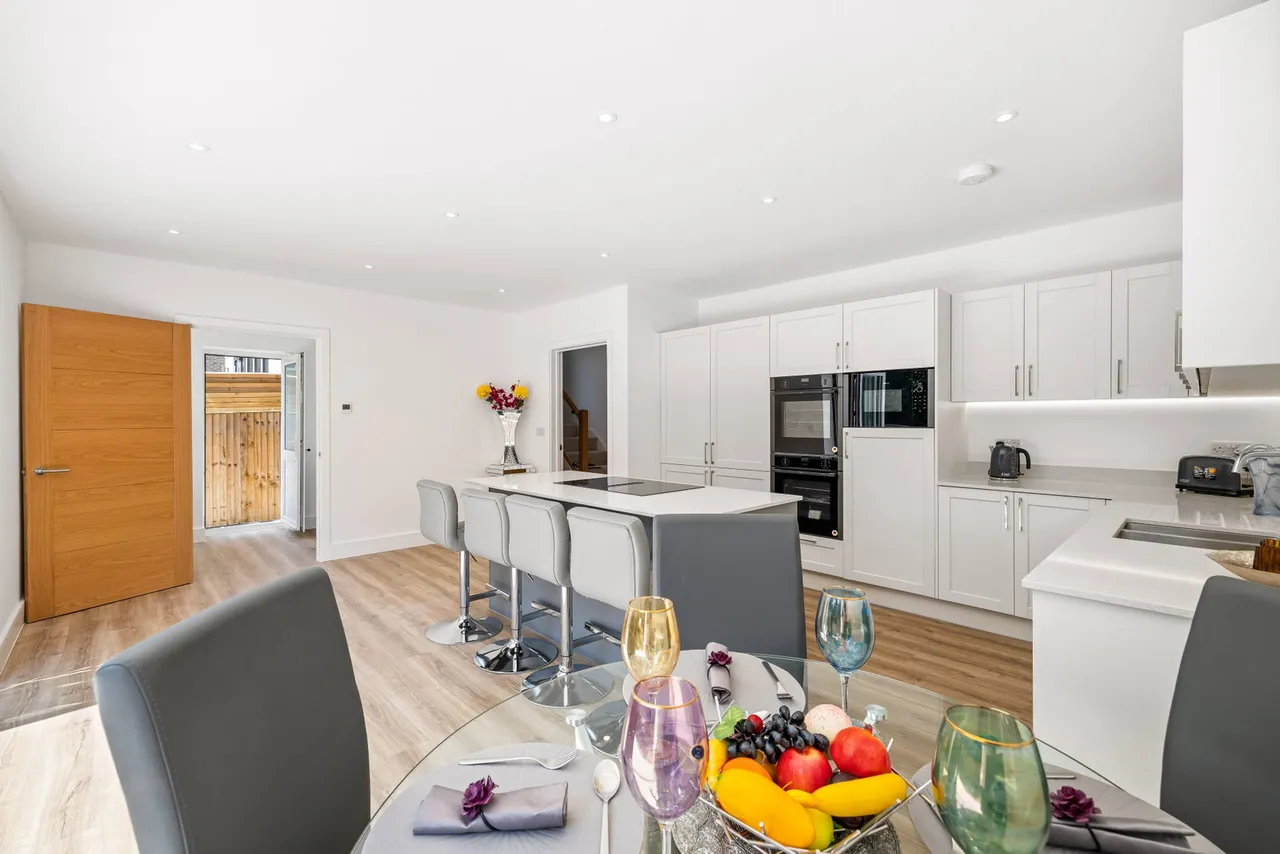 Town Wood Close, Lindfield, RH16, photo 3