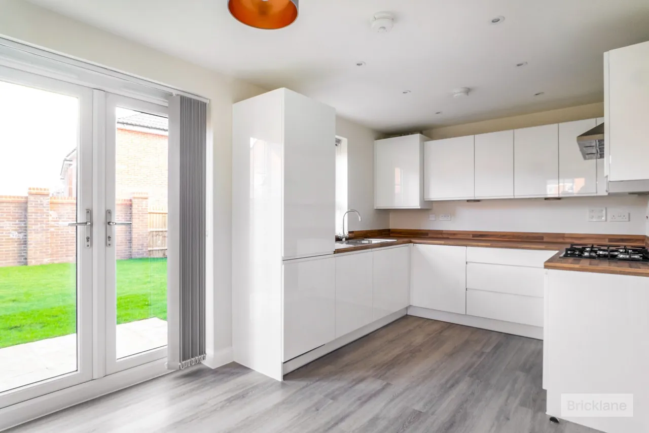 Almond Avenue, Whittlesey, PE7, photo 3
