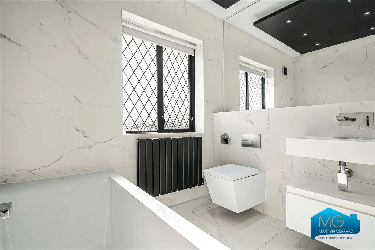 Forestdale, London, N14, photo 28