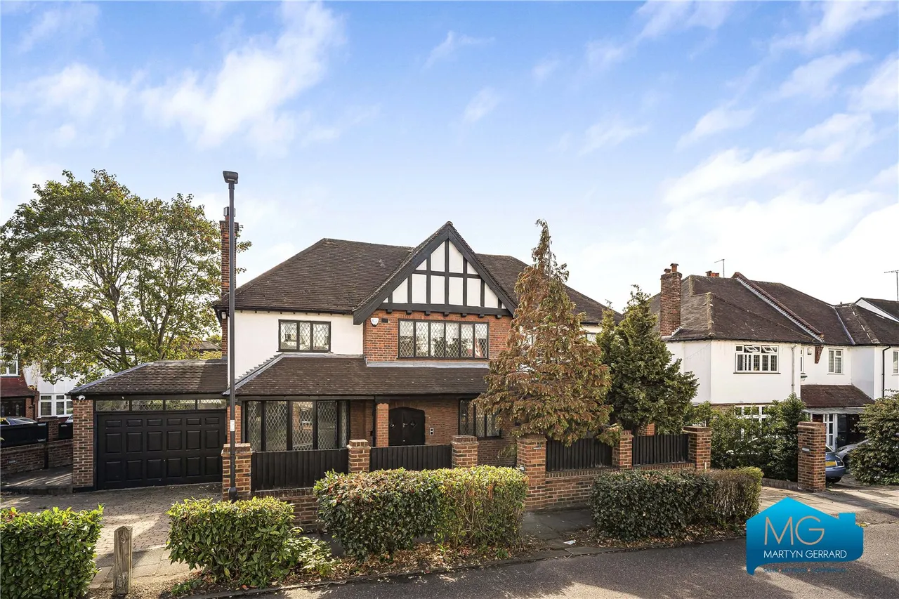 Forestdale, London, N14, photo 44