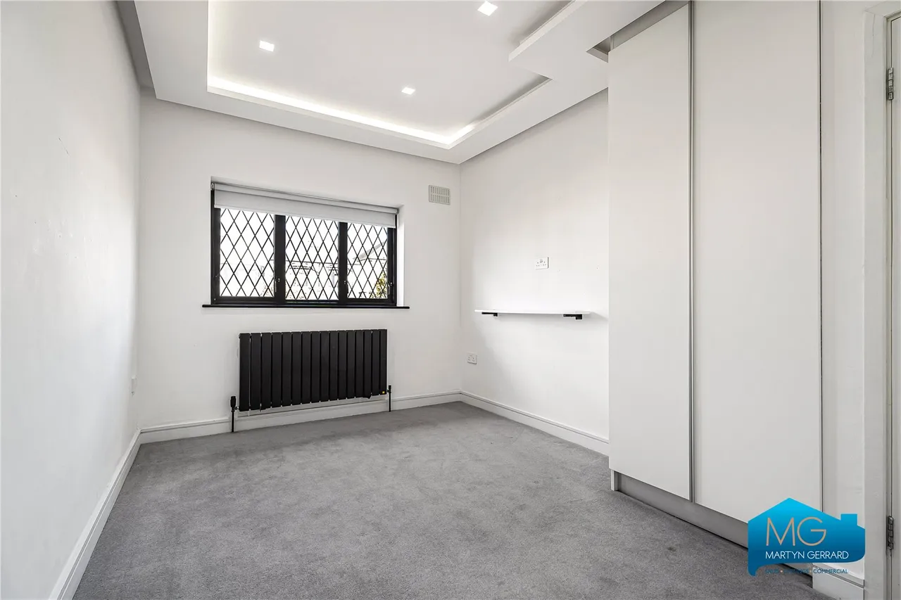 Forestdale, London, N14, photo 31