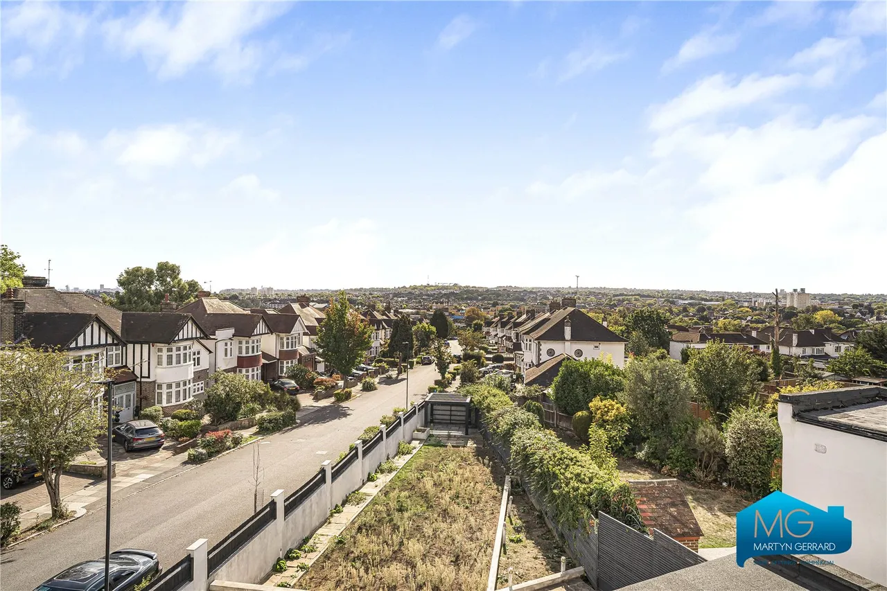 Forestdale, London, N14, photo 39
