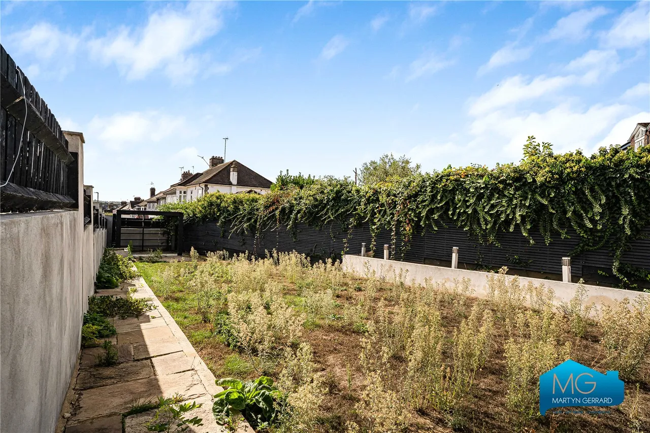 Forestdale, London, N14, photo 13