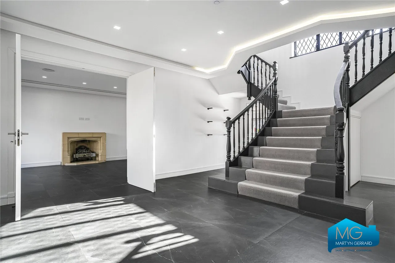 Forestdale, London, N14, photo 50
