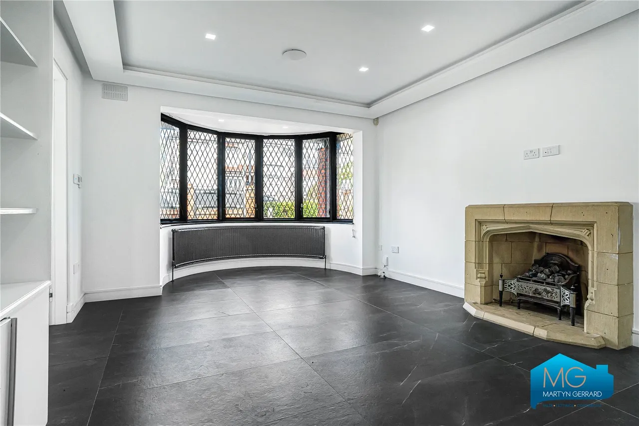 Forestdale, London, N14, photo 51