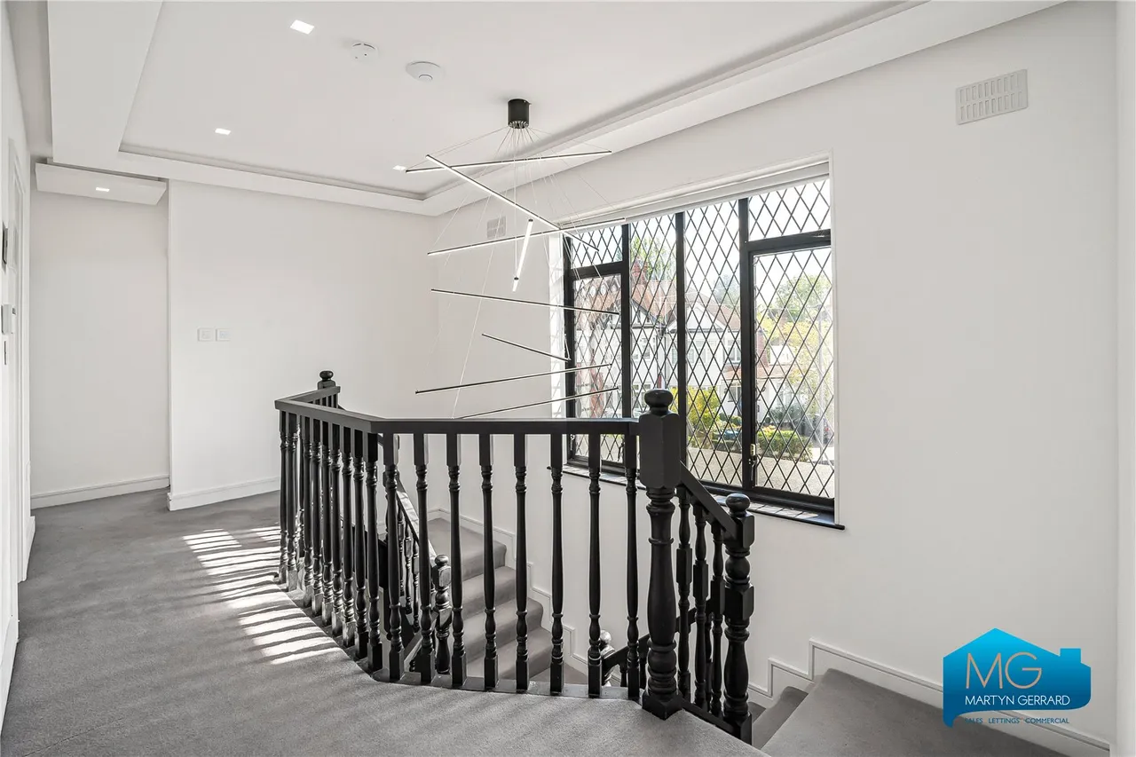 Forestdale, London, N14, photo 18