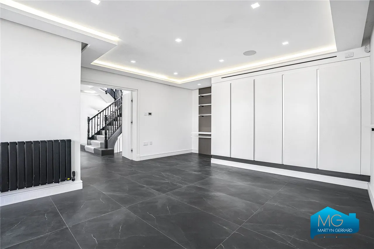 Forestdale, London, N14, photo 47