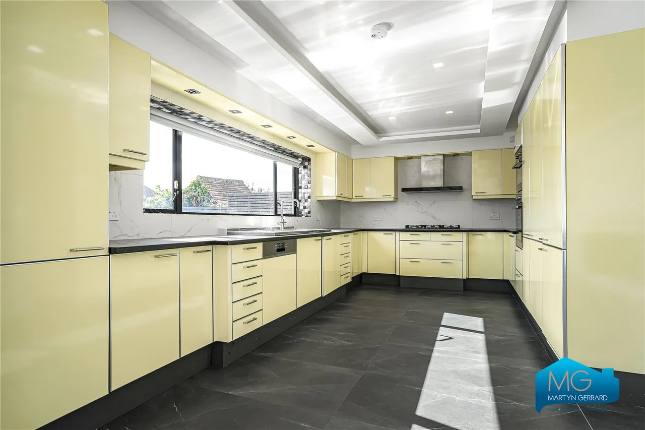 Forestdale, London, N14, photo 57