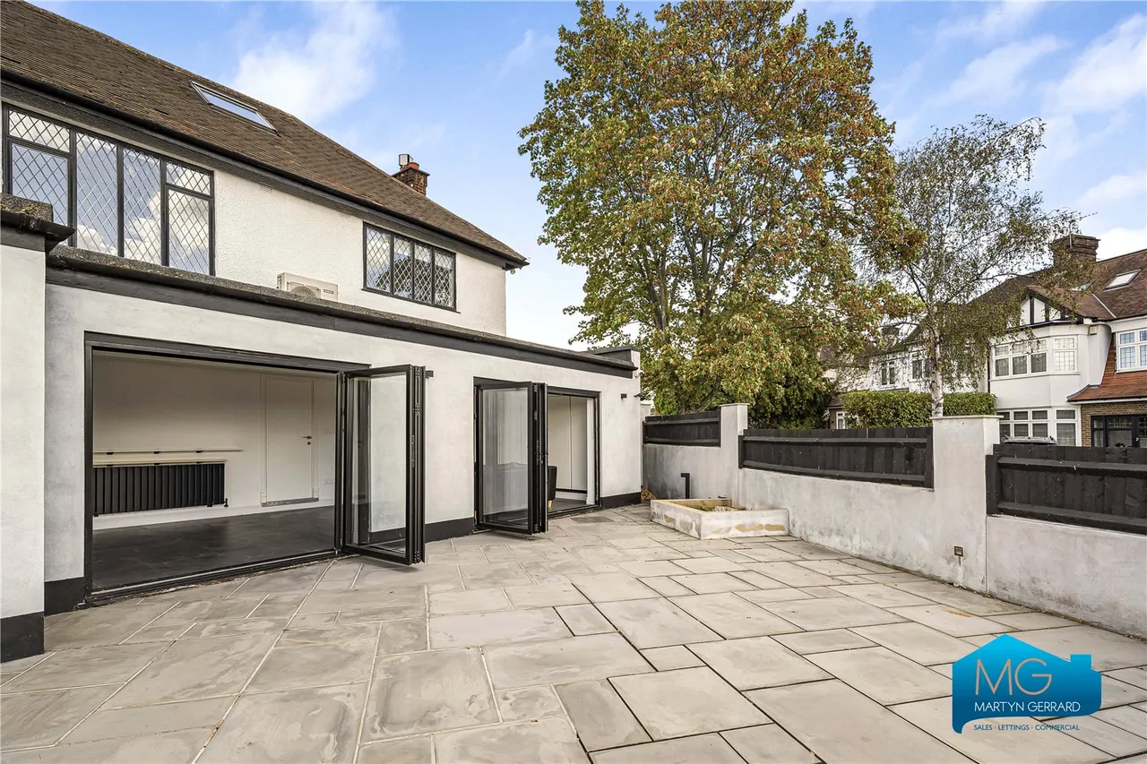 Forestdale, London, N14, photo 17