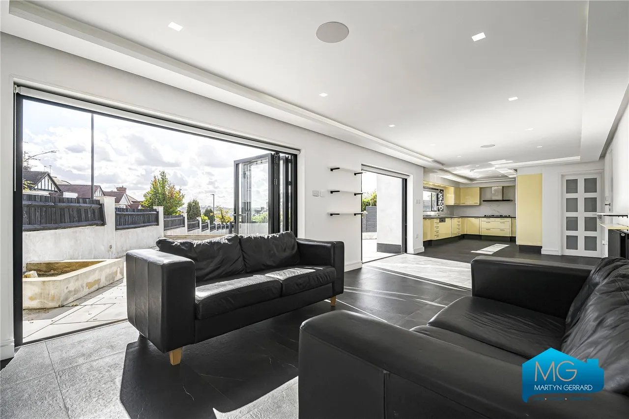 Forestdale, London, N14, photo 55