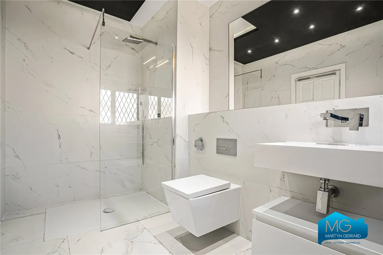 Forestdale, London, N14, photo 4