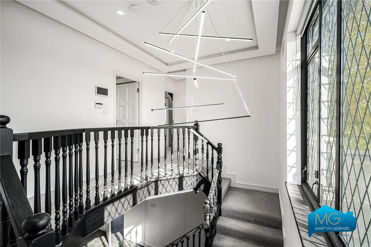 Forestdale, London, N14, photo 19