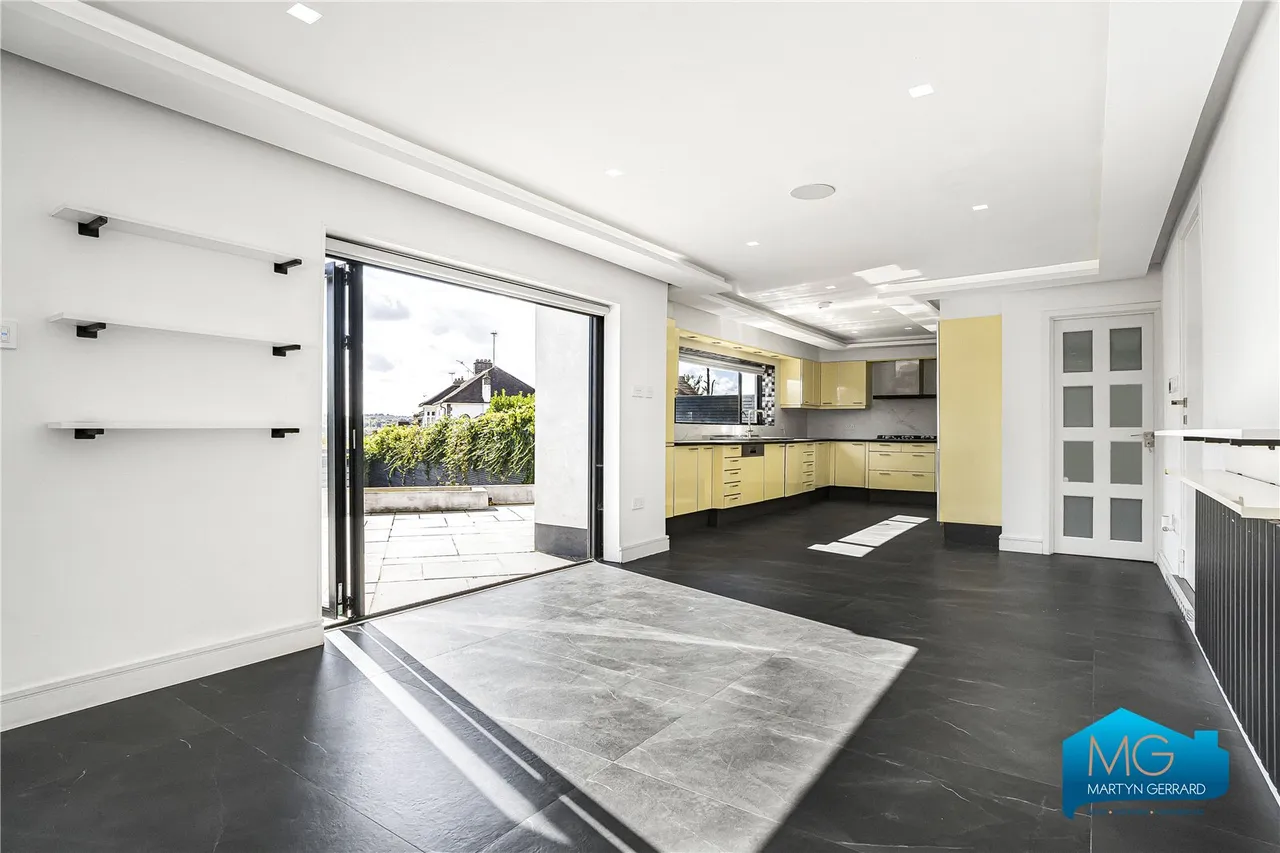 Forestdale, London, N14, photo 56