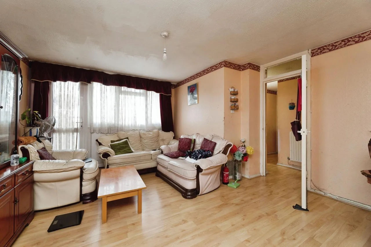 Grantham Road, London, E12, photo 6