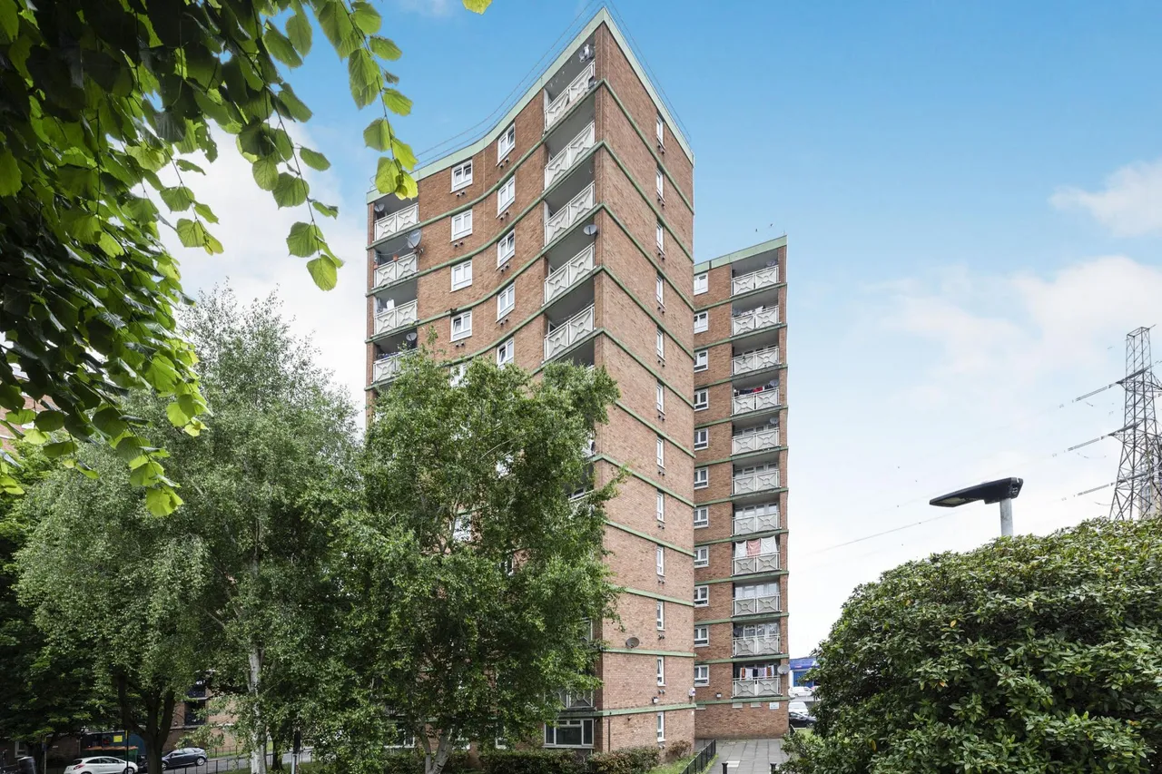 Grantham Road, London, E12, photo 17