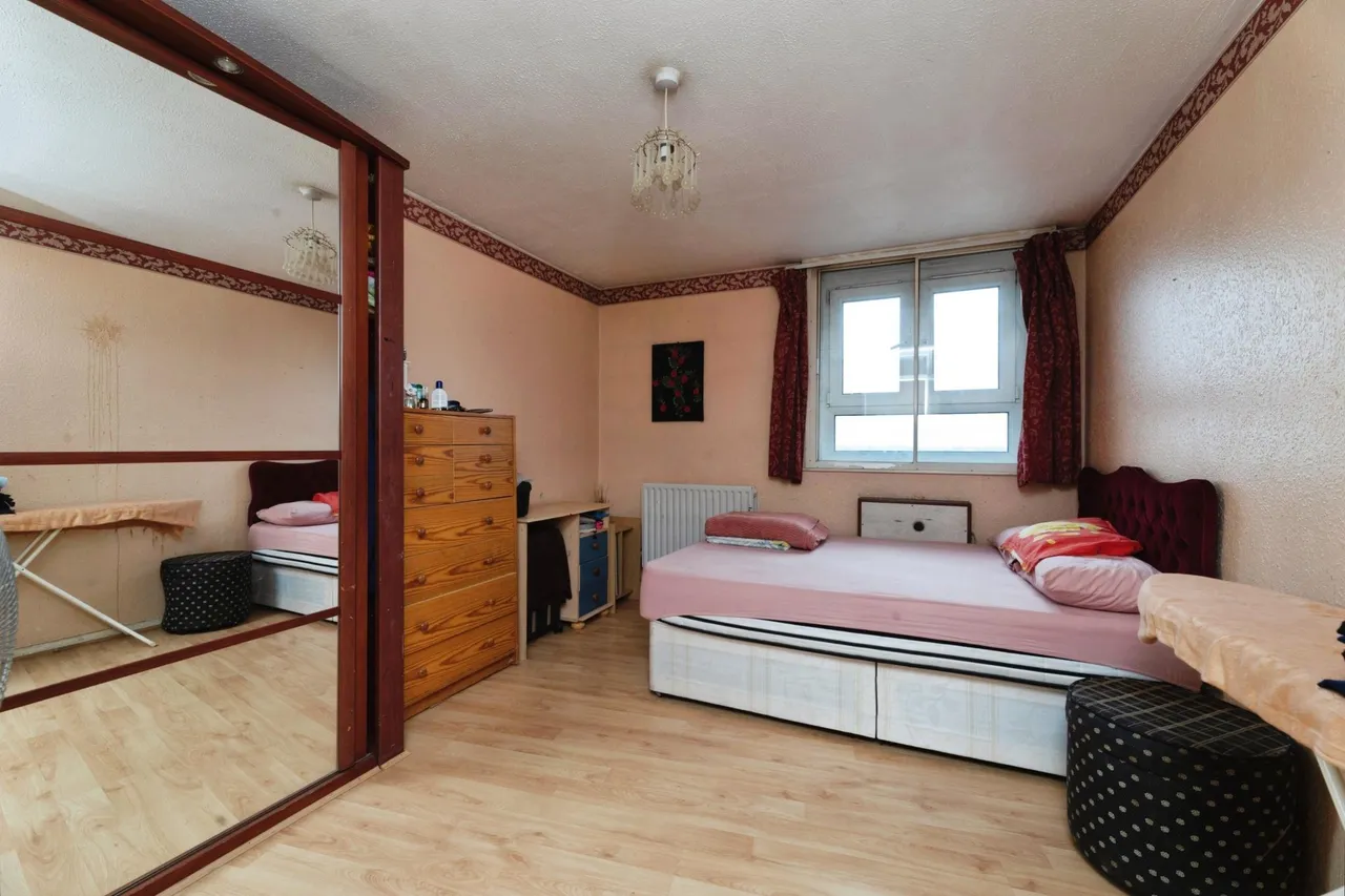 Grantham Road, London, E12, photo 12