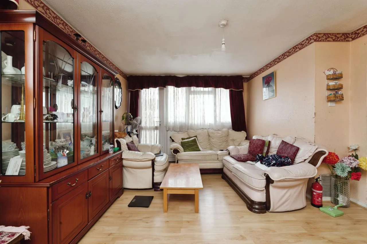 Grantham Road, London, E12, photo 3