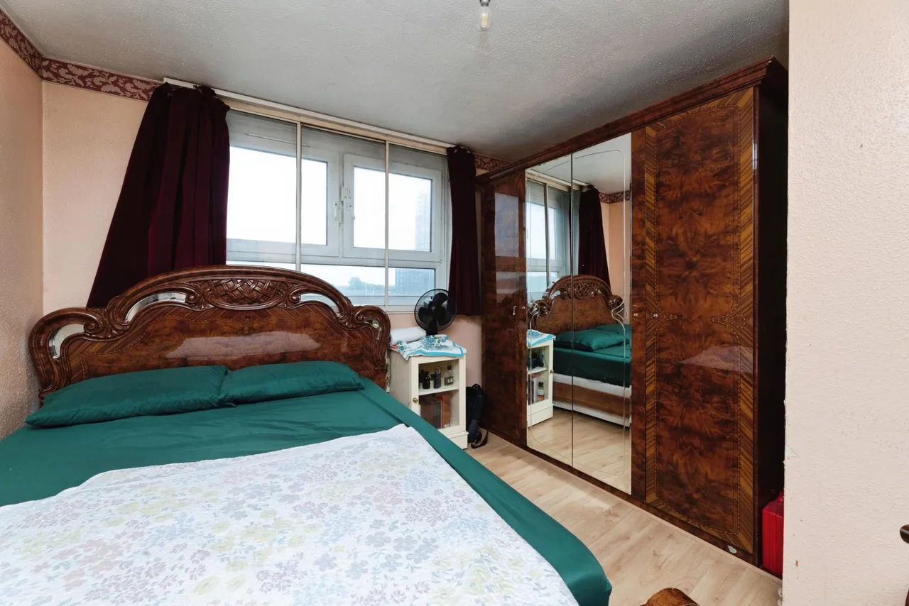 Grantham Road, London, E12, photo 10