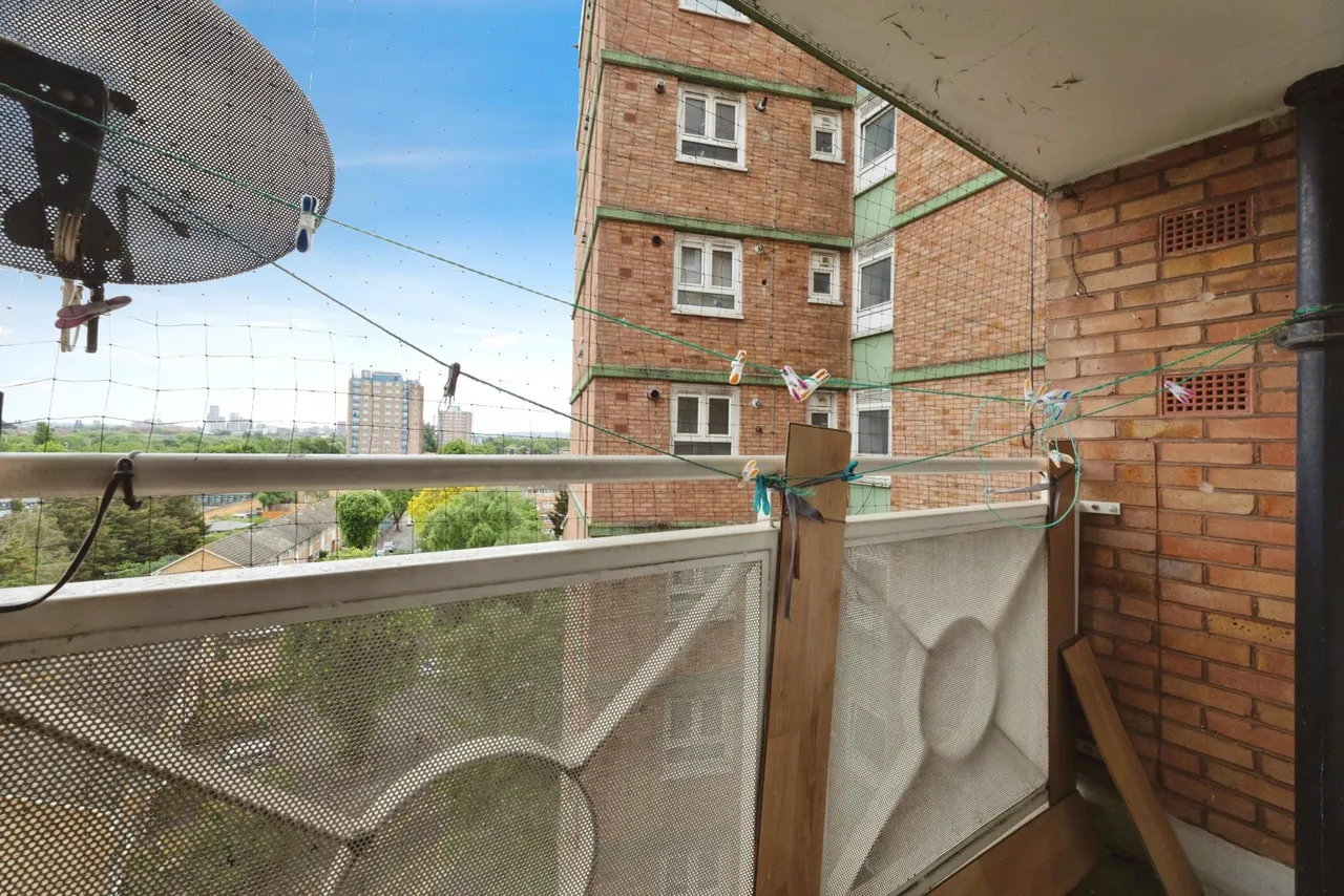 Grantham Road, London, E12, photo 9