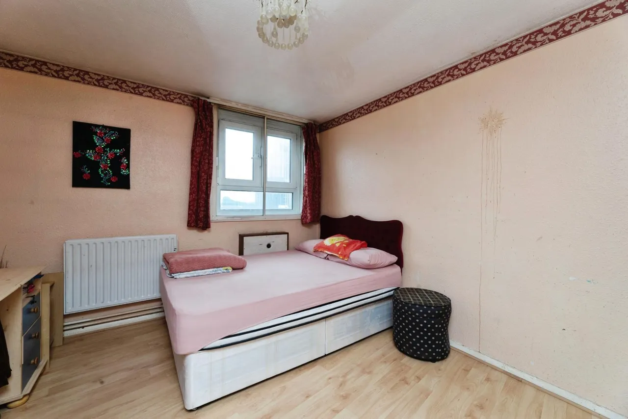 Grantham Road, London, E12, photo 13