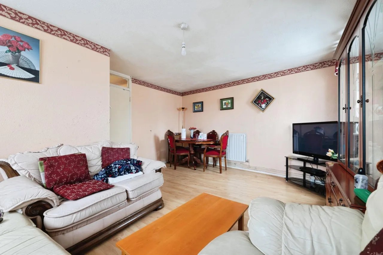 Grantham Road, London, E12, photo 4