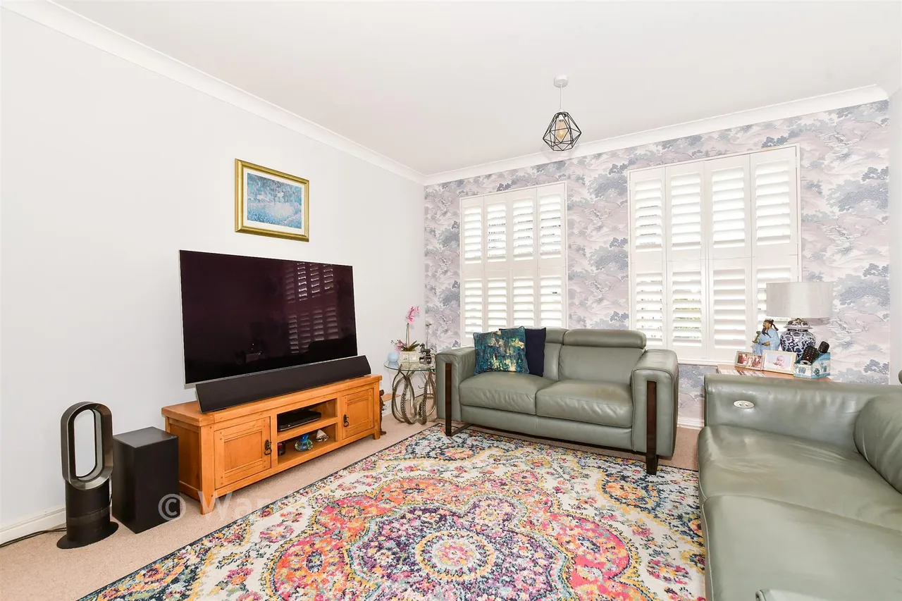 Lacock Gardens, Maidstone, ME15, photo 15