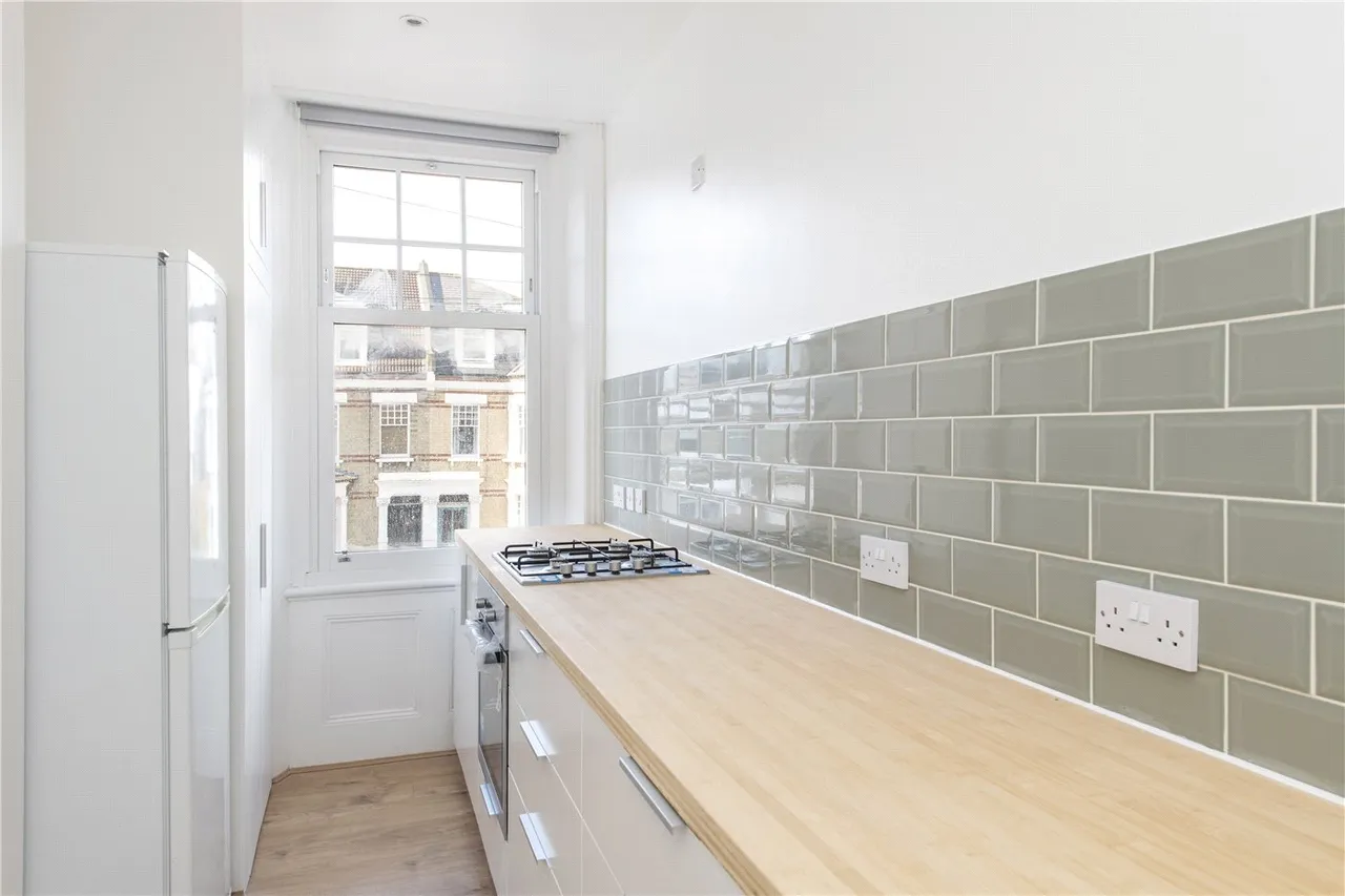Bournevale Road, London, SW16, photo 2