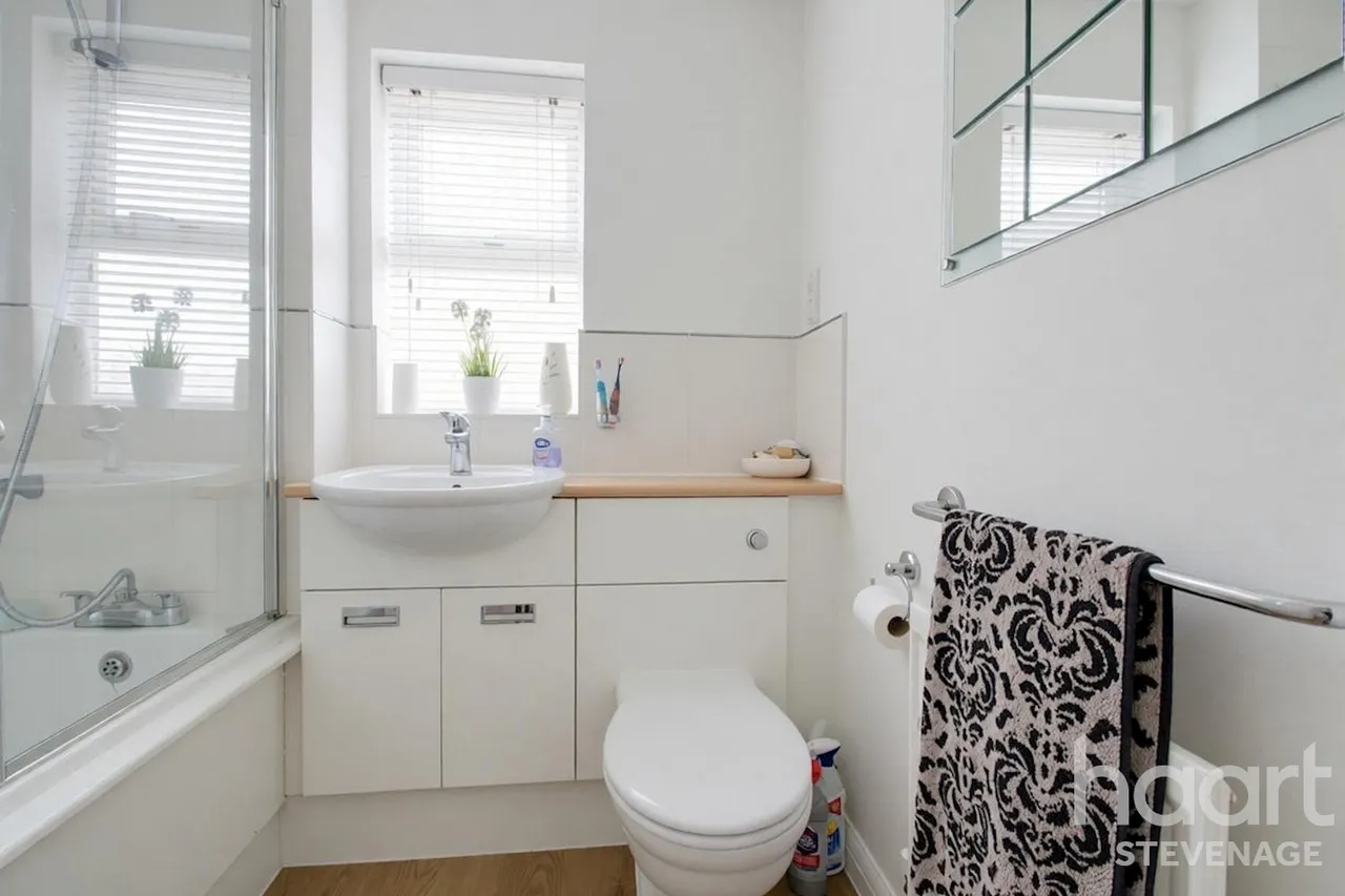 Nevis Road, Stevenage, SG1, photo 17