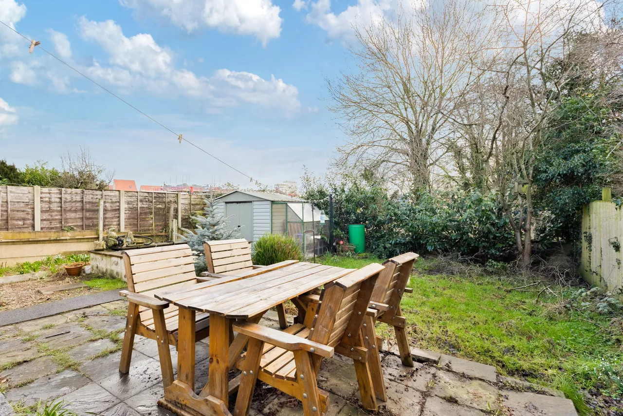 Selby Road, Garforth, photo 17