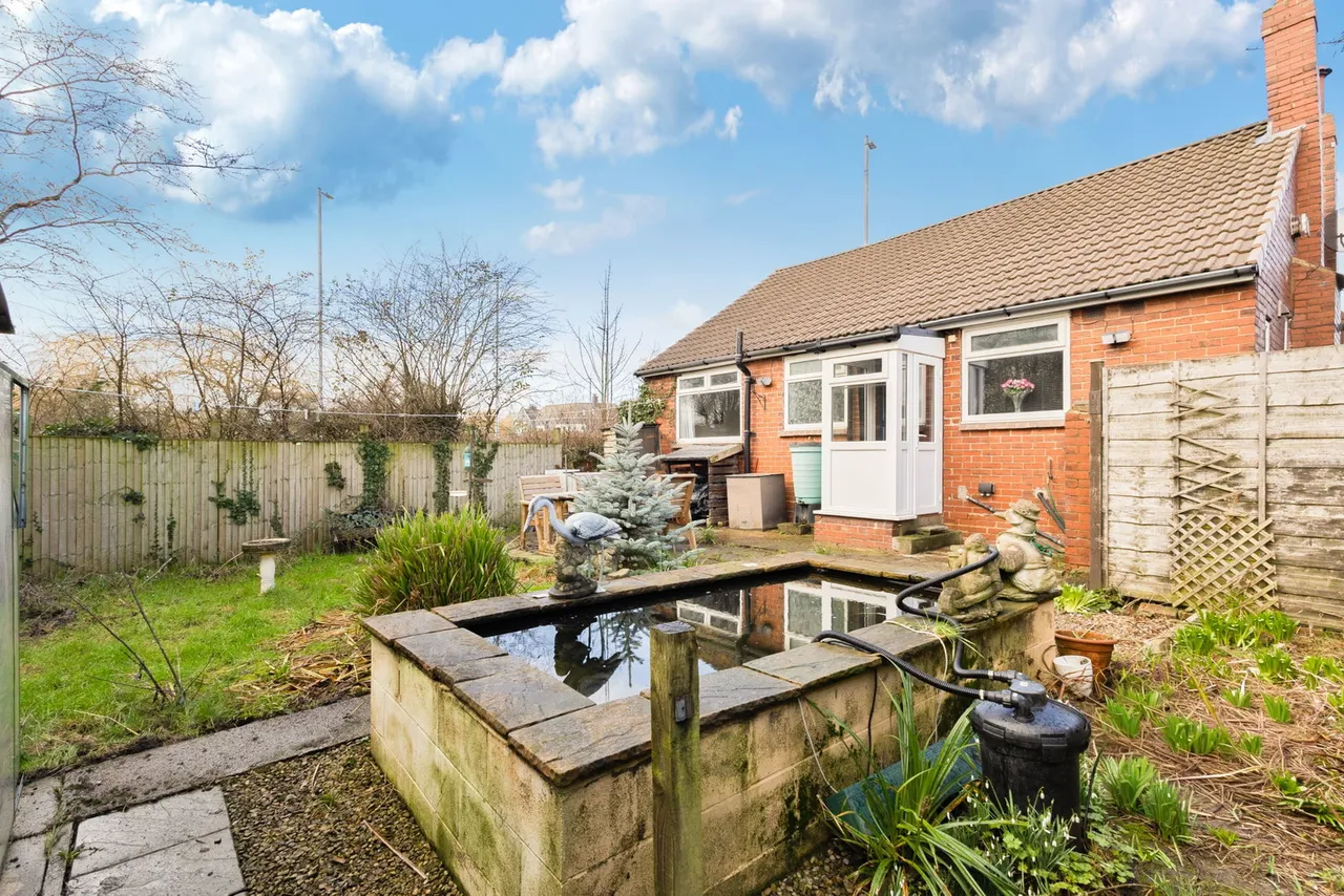 Selby Road, Garforth, photo 16