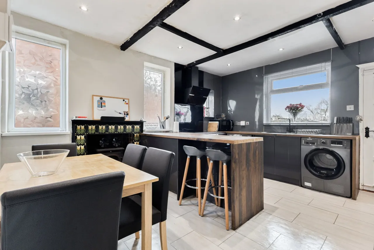 Selby Road, Garforth, photo 5