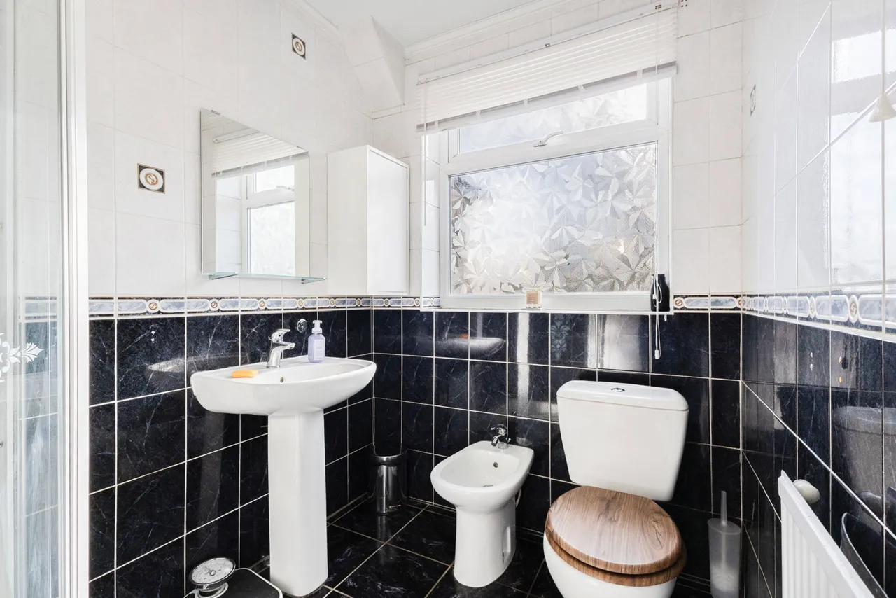 Selby Road, Garforth, photo 14