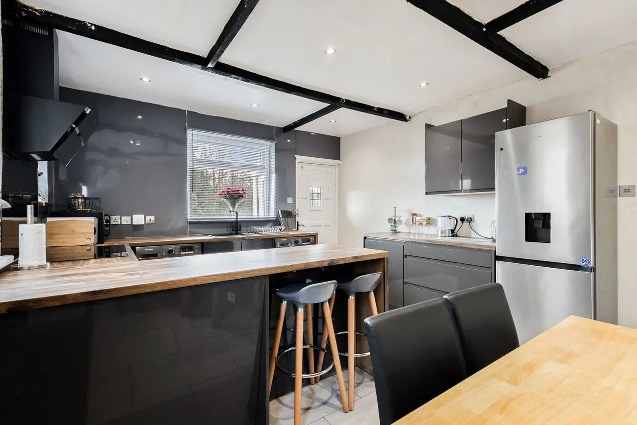 2 bed house for sale, Selby Road, Garforth