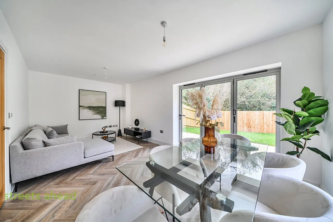 3 bed house for sale, Fairoak Close, Kenley, CR8