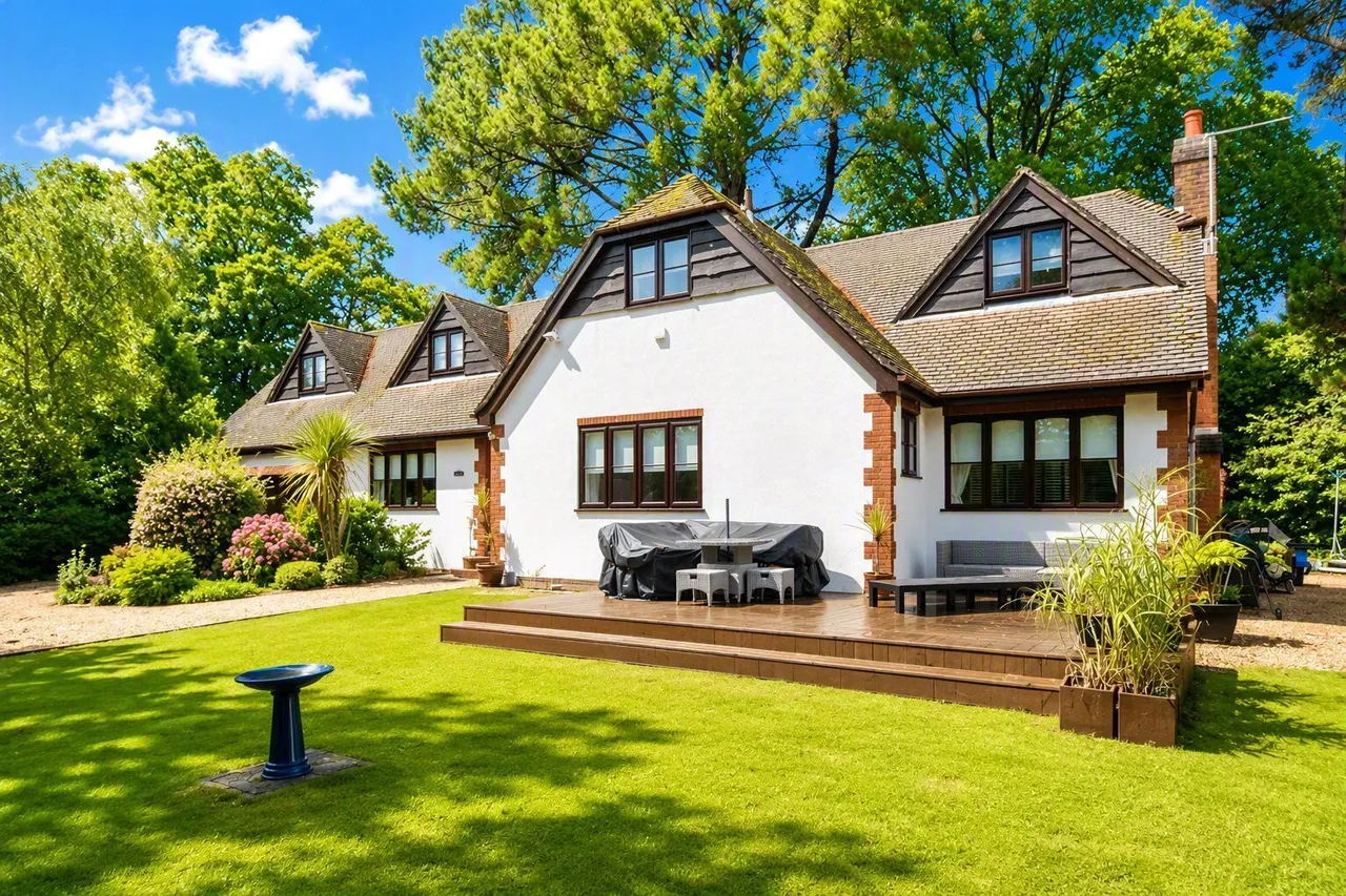 5 bed house for sale, Whincroft Drive, Ferndown, BH22