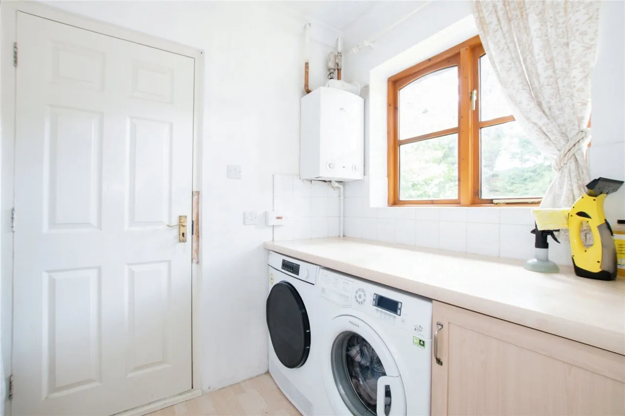 Whincroft Drive, Ferndown, BH22, photo 11