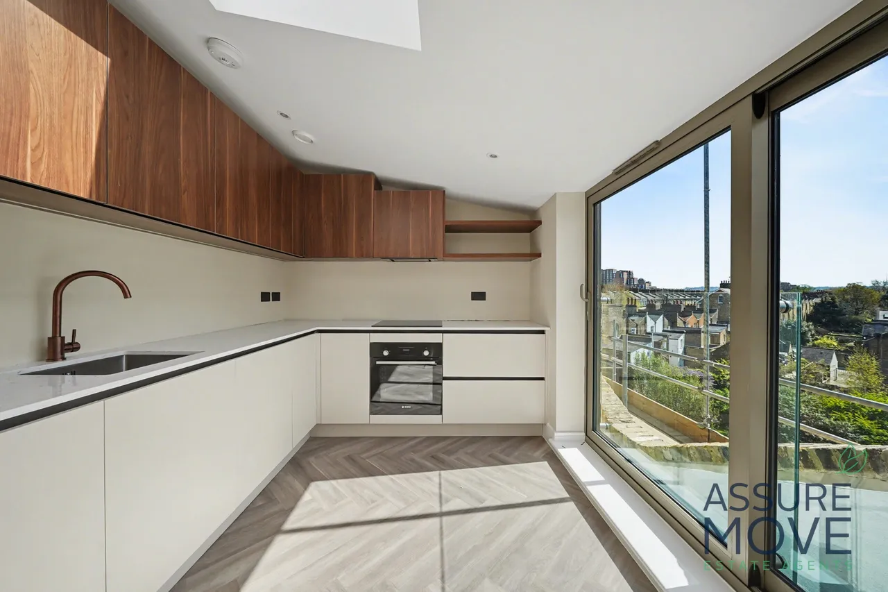 2 bed flat for sale — Flat C, 376 Old Kent Road London, London, SE1 5AA