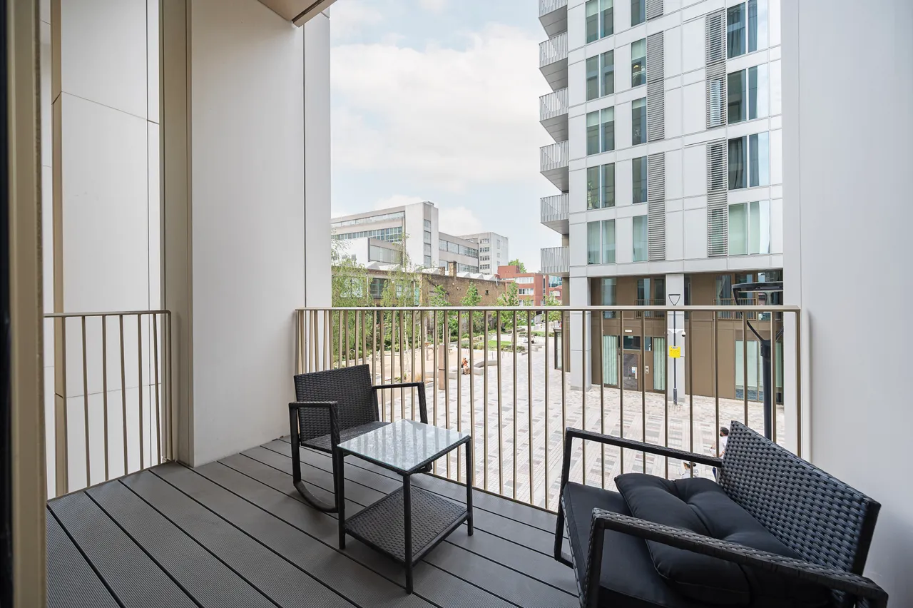 Apartment 101, Bouchon Point, London, photo 8