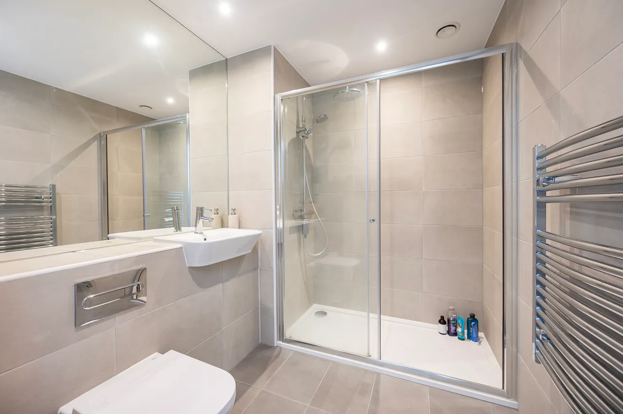 Apartment 101, Bouchon Point, London, photo 5