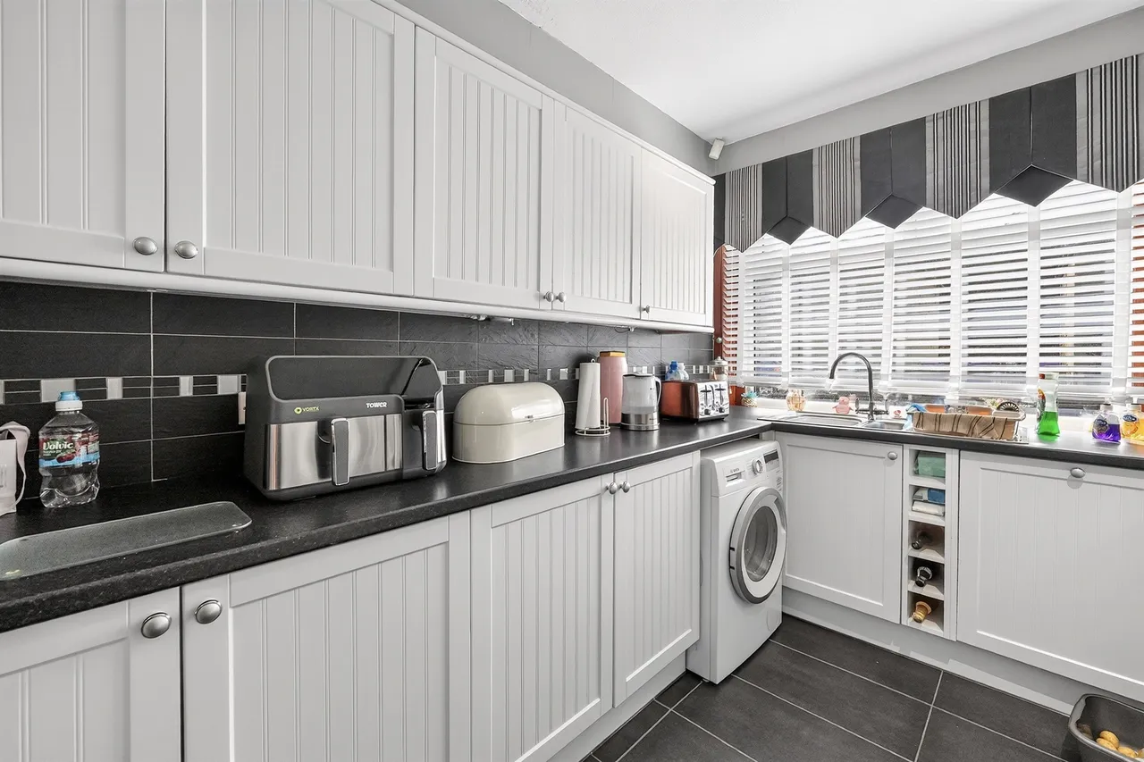 Blacklands Avenue, Kilwinning, KA13, photo 8