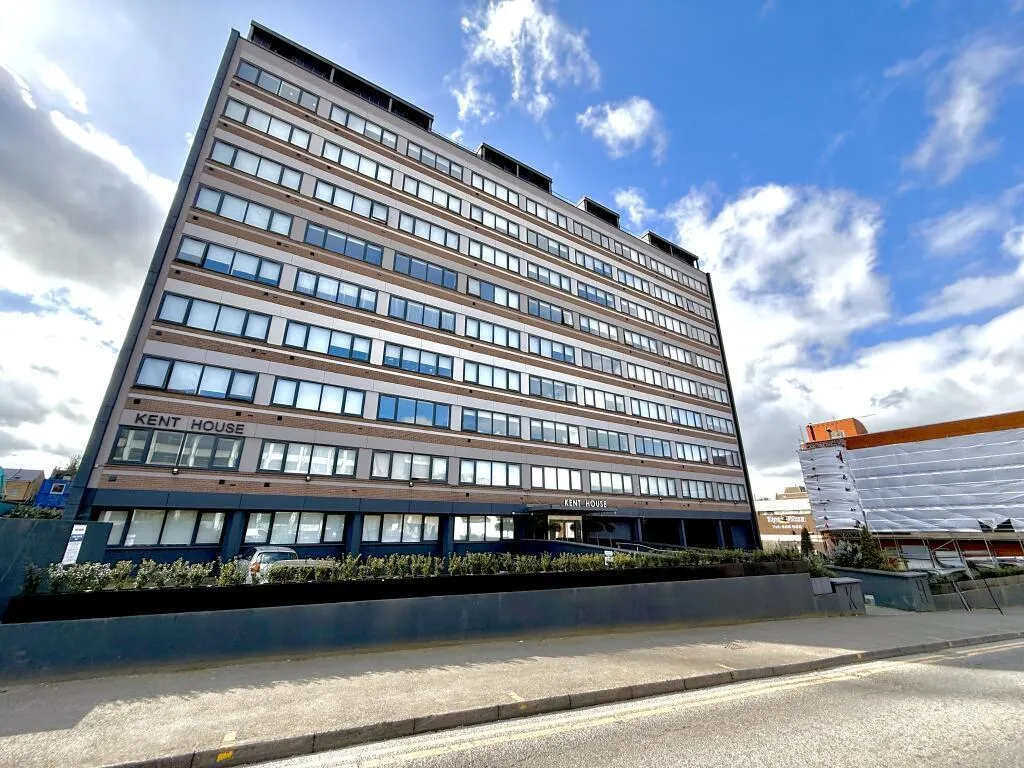 1 bed flat to rent — Romney Place