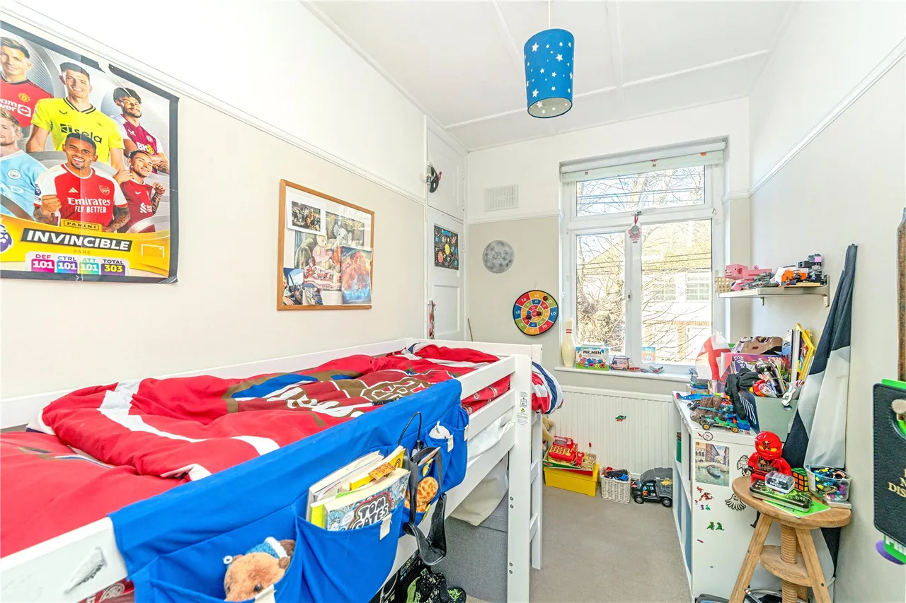 Warfield Road, Hampton, TW12 2AY, photo 6