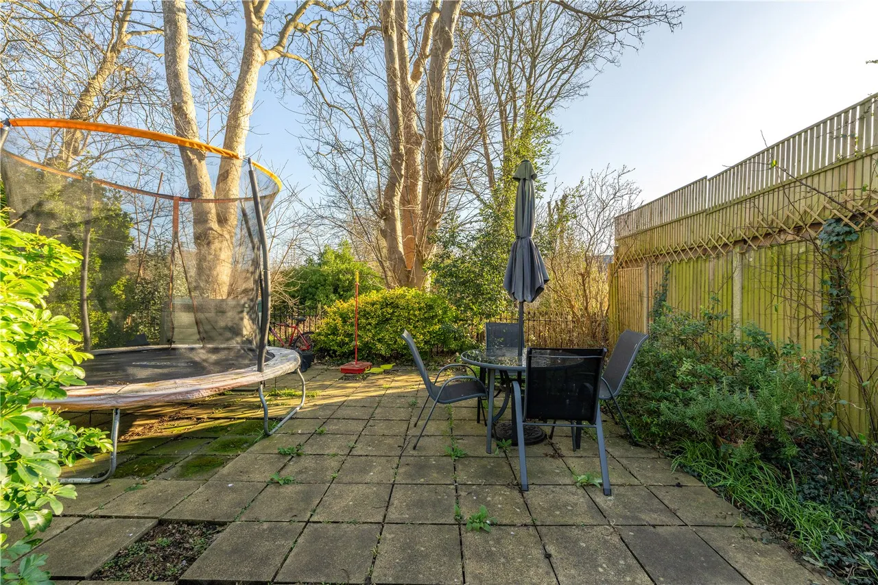 Warfield Road, Hampton, TW12 2AY, photo 8