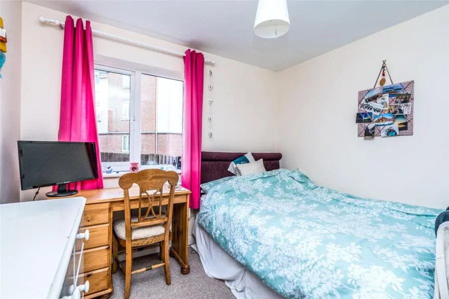 Walker Place, Hamble, SO31, photo 5