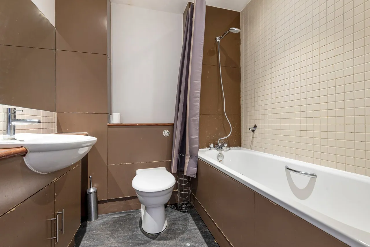Cowleaze Road, Kingston Upon Thames, Surrey, KT2, photo 5
