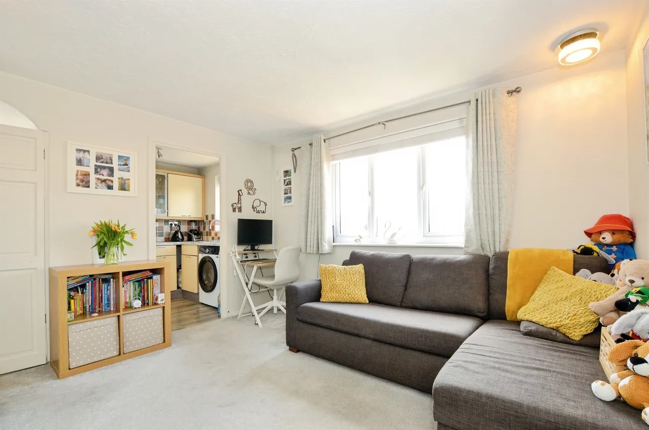 flat for sale — Pioneer Way, Watford