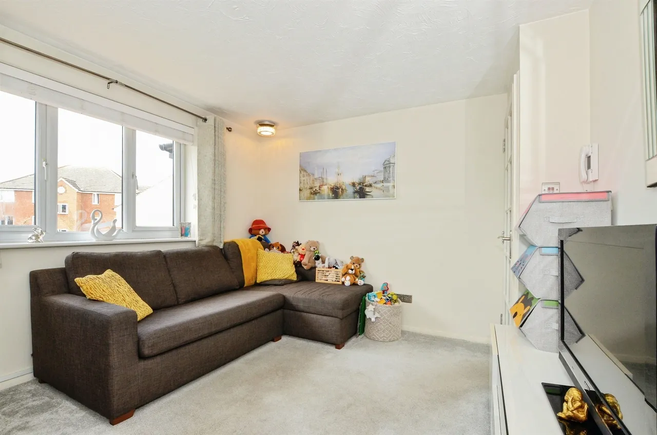 Pioneer Way, Watford, photo 6