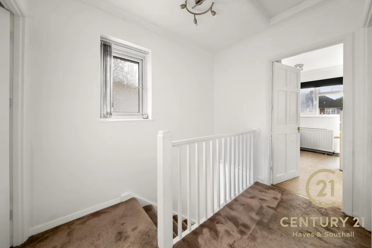 Regent Avenue, UB10, photo 9